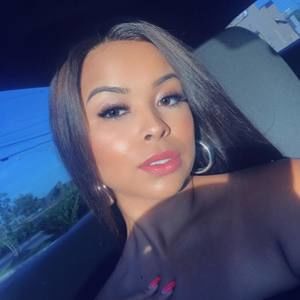 Meet your Posher, Cintia